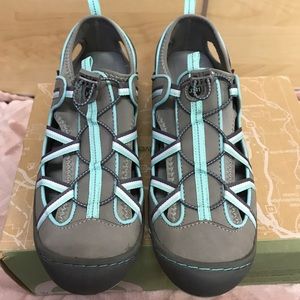 J-41 (Jambu) water/hiking shoes. NIB size 9.5